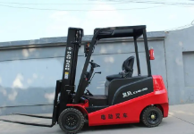 鑄造廠(chǎng)倉(cāng)庫(kù)貨物裝卸用電動(dòng)叉車(chē)